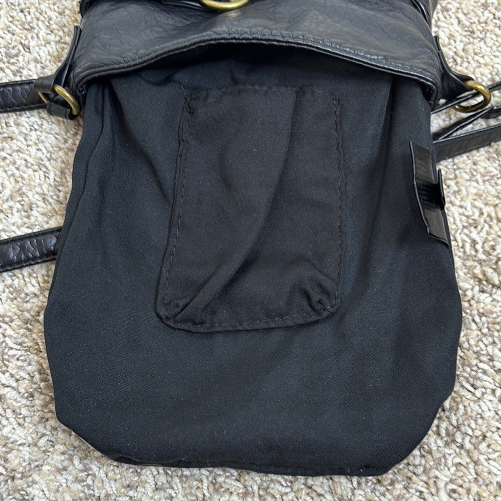 Stone Mountain Accessories Black Crossbody Bag - Picture 11 of 15